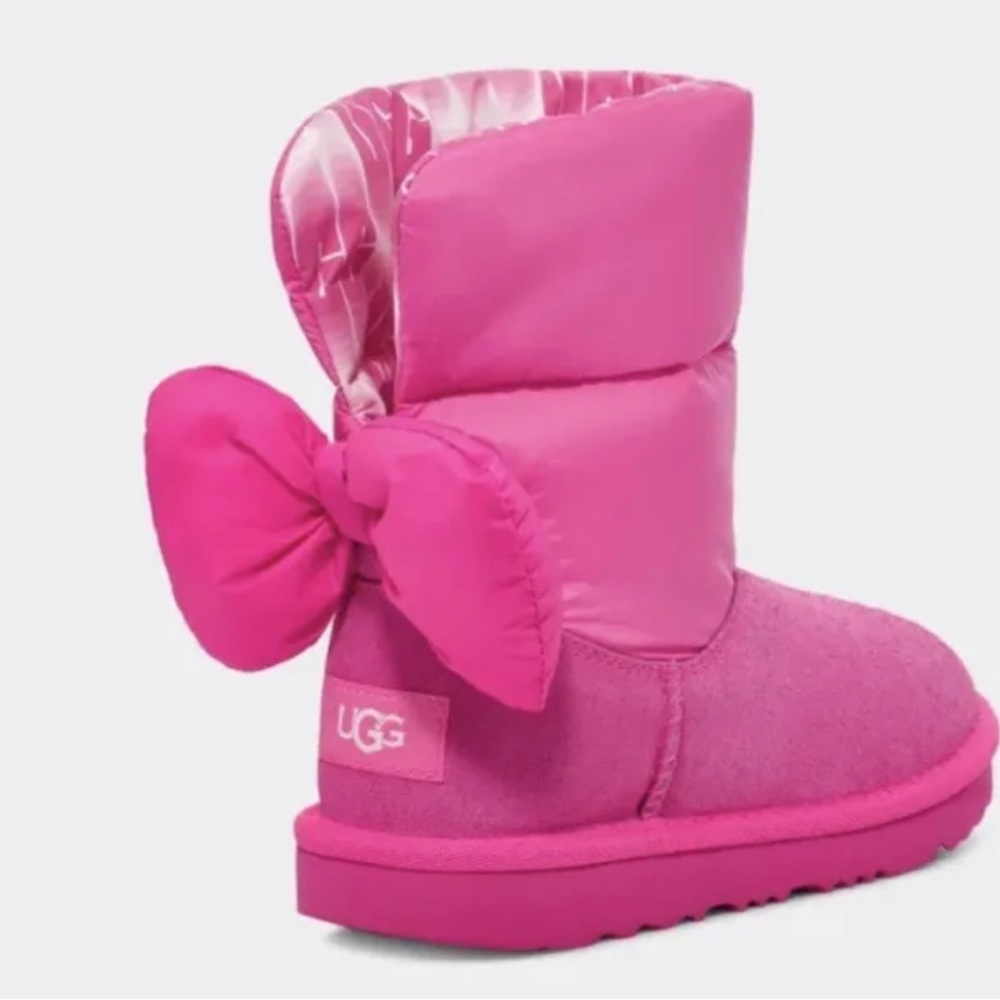 Uggs Boots Size 12, Pink, Puffer Bows on back, New w/ tags EU30